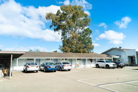 Plumpton Hotel - ACT Tourism 1