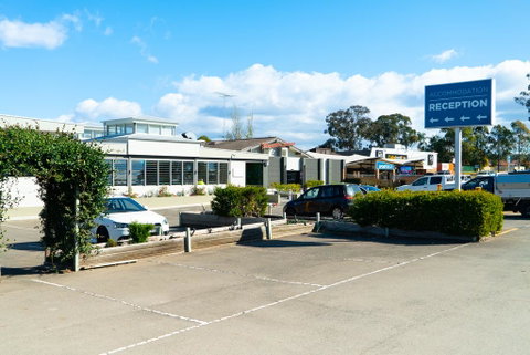 Plumpton Hotel - ACT Tourism 0