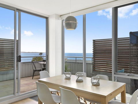 POINT GREY APARTMENT 2 - Ocean VIews With Wifi - ACT Tourism 3