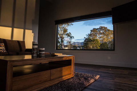 Pomonal Estate Mt Cassell Villa - ACT Tourism 3