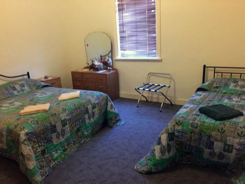 Port Wakefield Cottages - ACT Tourism 1