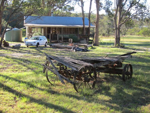 Possum's Hollow And Hooter's Hut - ACT Tourism 1