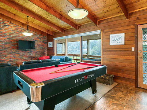 Powlett Place - ACT Tourism 1