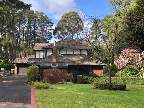 Pride Leisure Garden House - ACT Tourism 0