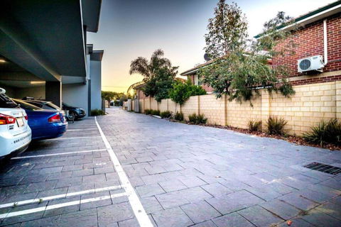 Prime Time Stays - Maylands Boutique Apartment - ACT Tourism 1