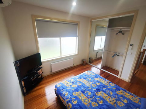 Private Luxury Bedroom - ACT Tourism 2