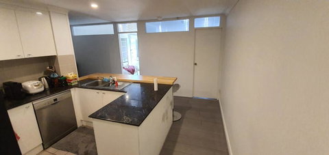 Private Modern Room - Plaza Building- In City Centre! - ACT Tourism 3