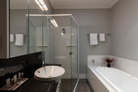 Promenade Executive Apartments - ACT Tourism 1