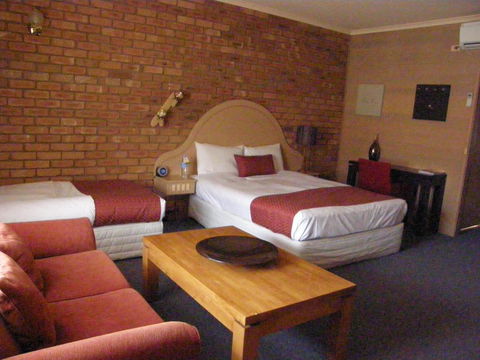Quality Inn Colonial - ACT Tourism 3