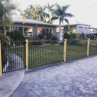 QUIRKY QUEENSLANDER 6 BEDROOM HOME