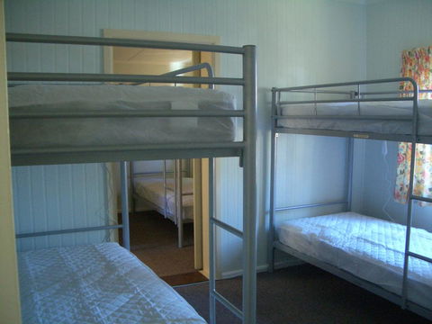 Rainbow Pines Tourist Caravan Park - ACT Tourism 2