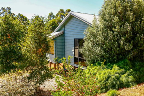 Rainbow Trail Chalets - ACT Tourism 2