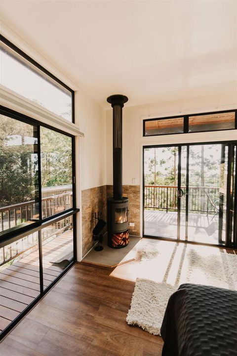 Rainforest Gardens - Luxury Hillside Chalets With Views To Bay & Islands - ACT Tourism 3