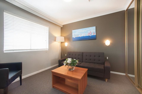 Ramada Hotel & Suites By Wyndham Cabramatta - ACT Tourism 1