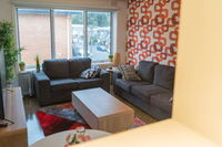 Rare  Spacious Apt W/ City Views Close to CBD/MCG Free Wi-Fi  Carpark  Netflix