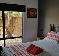 Red Ochre - Large 1BR with Private Courtyard - ACT Tourism