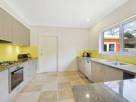 Redhaven House - Spacious, Quiet And Private - ACT Tourism 1
