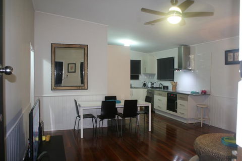 Redland BayBreeze - ACT Tourism 0