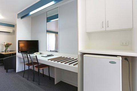 Reef Resort Motel - ACT Tourism 1