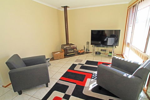 Relax And Unwind In Badgee - ACT Tourism 0
