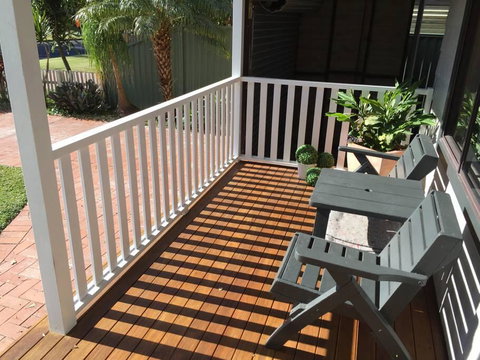 Relaxing Queen Sized Room With En-Suite - ACT Tourism 1