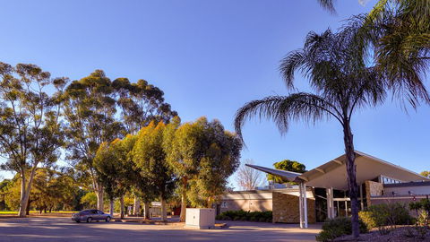 Renmark Country Club - ACT Tourism 1