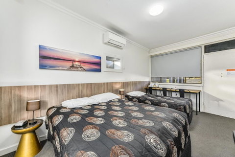 Rest Motels - ACT Tourism 1