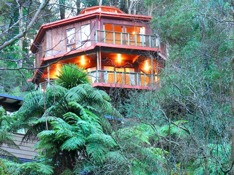 Risehill House - ACT Tourism 0