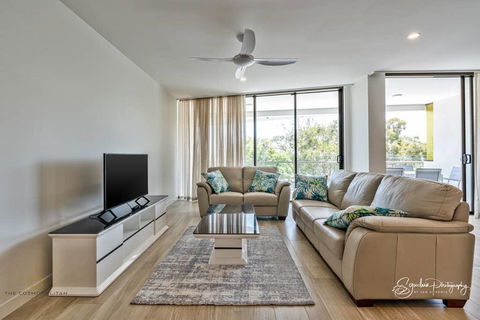 Riverfront Breeze At The Cosmopolitan - ACT Tourism 1