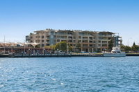 Riverside Holiday Apartments