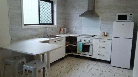 Riverside Motel - ACT Tourism 0