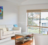 Riverside Views Hawks Nest - ACT Tourism