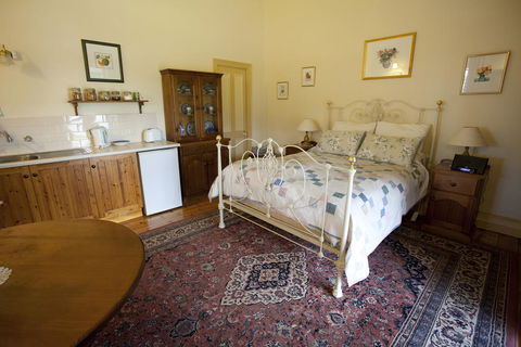 Robe House B&B - ACT Tourism 1