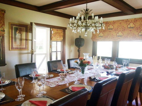 Robin Hill Manor - Rambling Retreat & Tennis Court - ACT Tourism 2