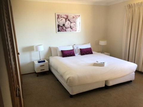 Robin Hill Views - ACT Tourism 0