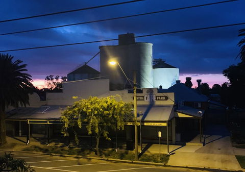 Rochester Wine Tavern - ACT Tourism 2