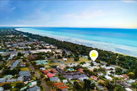 Rosebud Beachhouse Across from Beach