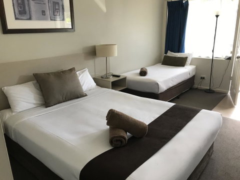 Rosebud Motel - ACT Tourism 0