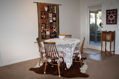 Rosewood Park Guest Suite - ACT Tourism 1