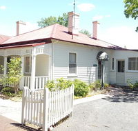 Ross BB Accommodation - ACT Tourism