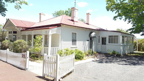 Ross B&B Accommodation - ACT Tourism 0
