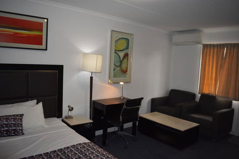 Roundhouse Motel - ACT Tourism 1