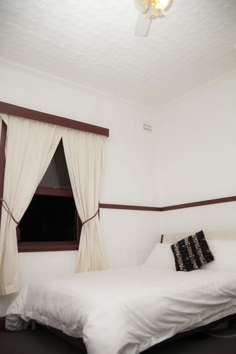 Royal Mail Hotel Jerilderie - ACT Tourism 3