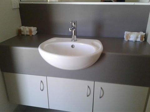 Royal Motel Miles - ACT Tourism 1