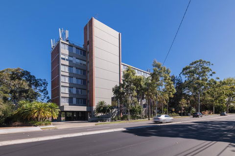 Royal Pacific Hotel - ACT Tourism 0