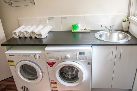 Russell Falls Holiday Cottages - ACT Tourism 1