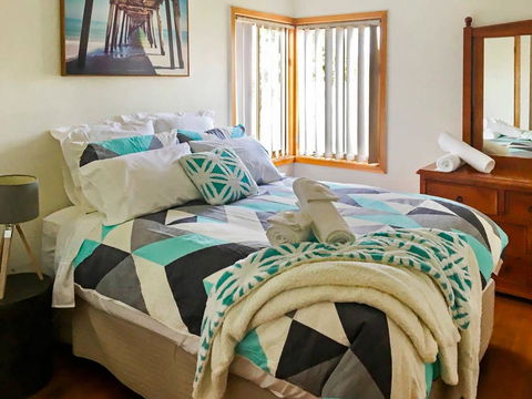 Rye 1 Sleeps 10, Great Weekender, FREE WINE, NETFLIX - ACT Tourism 1