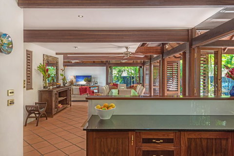 Sala On The Beach Luxury Beachfront House - ACT Tourism 2