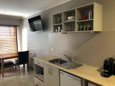 Saltair Luxury Accommodation - Adults Only - ACT Tourism 3