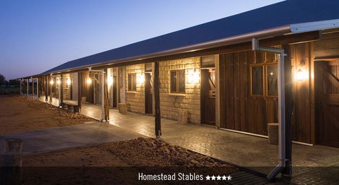 Saltbush Retreat - ACT Tourism 0